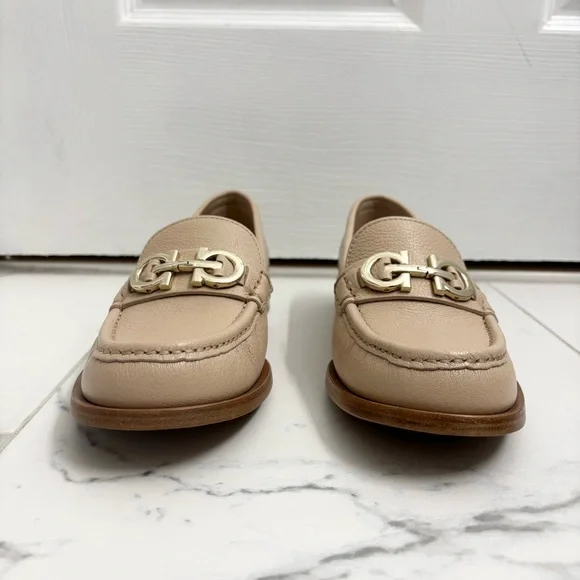 Salvatore Ferragamo Ofelia Leather Loafers Womens 7.5 C Beige Gold - Picture 3 of 10